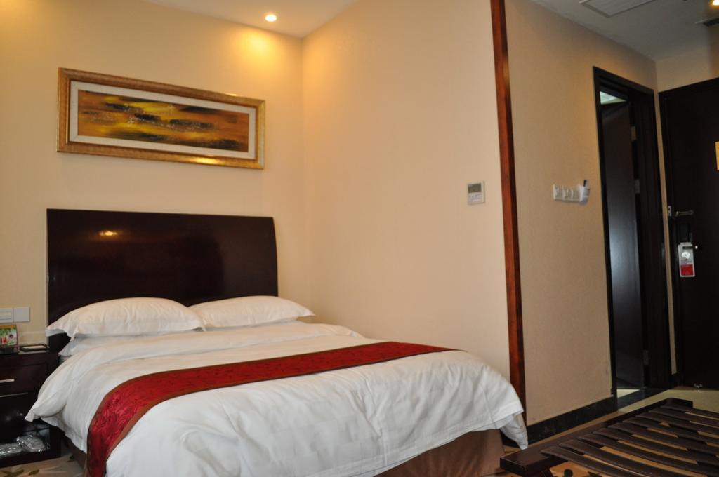Ramada Linyi North Hotel Kültér fotó