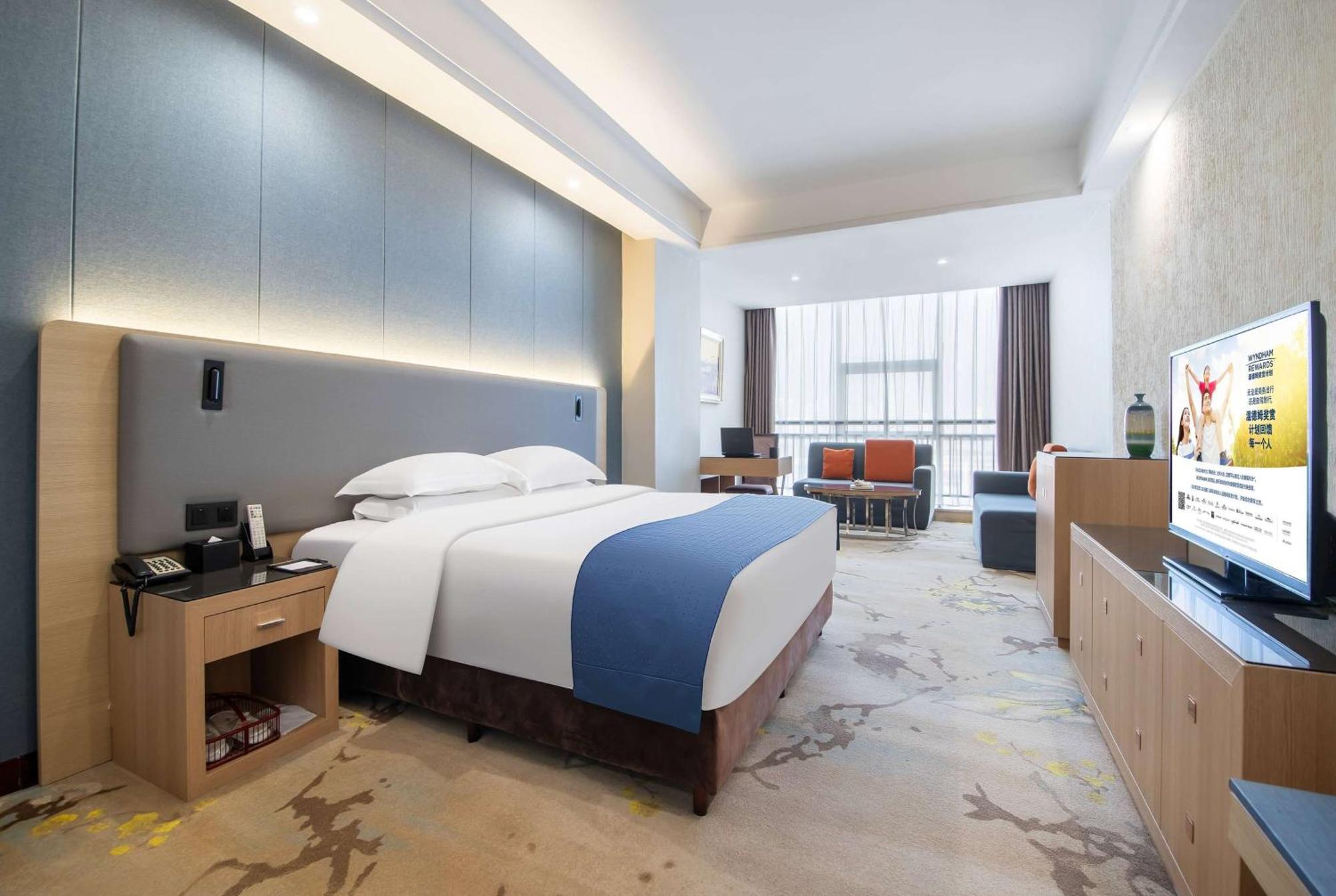 Ramada Linyi North Hotel Kültér fotó