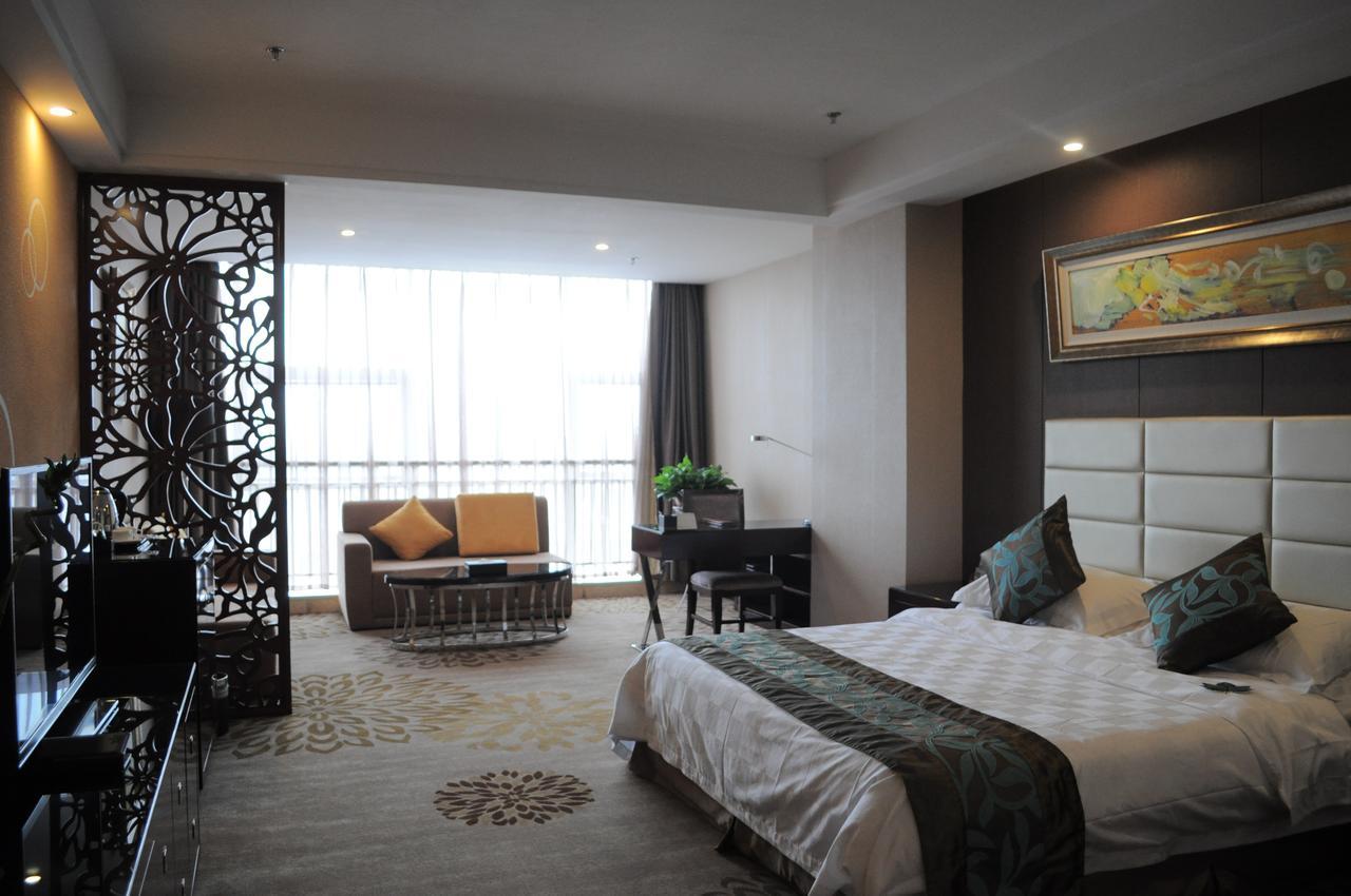 Ramada Linyi North Hotel Kültér fotó
